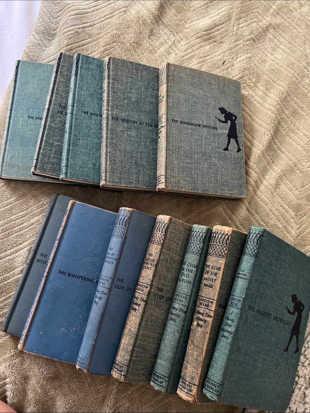 Vintage Carolyn Keene Nancy Drew Mystery Book Set - Blue/Teal Clothbound Spines - Picture 2 of 5